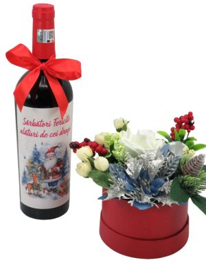 Set cadou Craciun, aranjament floral si sticla vin – Sarbatori Fericite 4 – ILIF312015