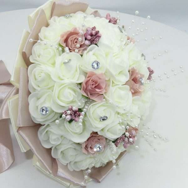 Buchet mireasa cu flori de spuma, roz pudrat si alb ILIF401012 (4)