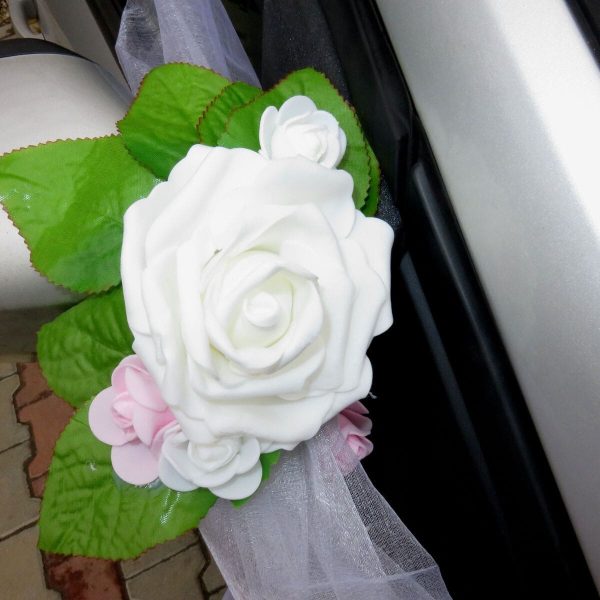 Decor masina pentru nunta cu tulle si trandafiri din spuma, alb ILIF401001 (9)