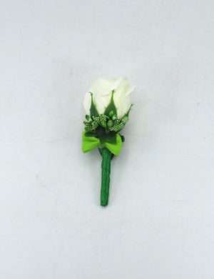 Cocarda de pus in piept cu trandafir de sapun, alb&verde – ILIF403031