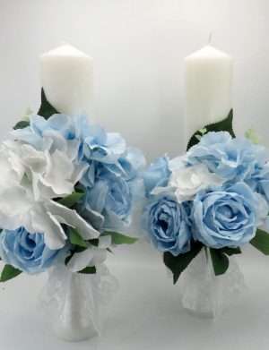 Lumanare cununie, decorata cu flori din matase, bleu&alb – ILIF403028