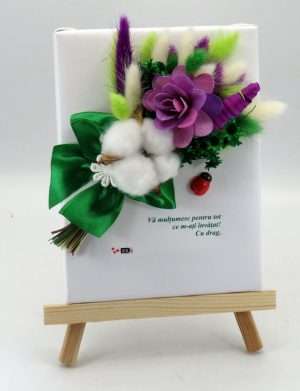 Mini tablou cu stativ pentru cadre didactice, cu flori uscate si mesaj, mov-verde m2 – ILIF403009