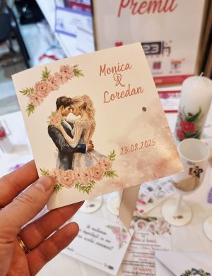 Invitatie nunta tip Carte, cu fundita, flori in nuante de roz, fuzzy pink, dust pink si miri – MIBC404005