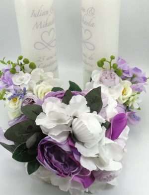 Set 2 lumanari Nunta Argint+buchet mireasa, model personalizat cu flori de matase si silicon, mov&alb – ILIF404017