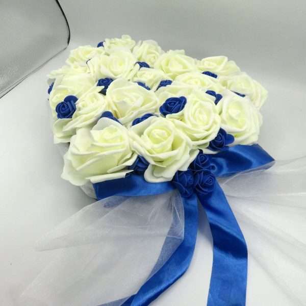 Decor masina pentru nunta cu tulle si trandafiri din spuma, albastru alb ILIF406007 (4)