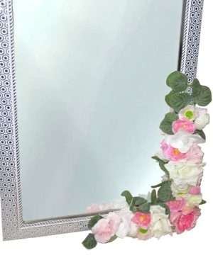 Oglinda miresei lucrata cu flori de matase, roz – ILIF405006