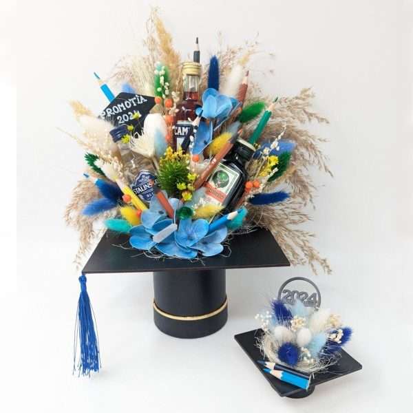 Tocă absolvire, buchet cu mini sticluțe, flori uscate si creioane DSPH405018 (2)