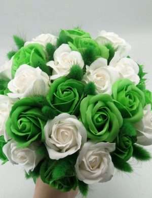 Buchet mireasa/nasa cu flori de sapun, alb si verde – ILIF406021