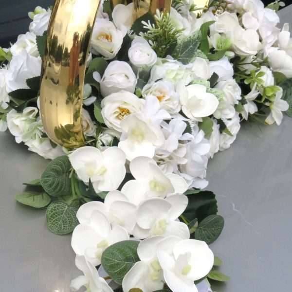 Decor masina pentru nunta, verighete decorate cu flori de matase si silicon, alb verde ILIF406023 (10)