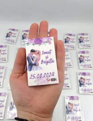 Marturie nunta personalizata, tema mov-lila, cu magnet, 80x45mm – ILIF406025