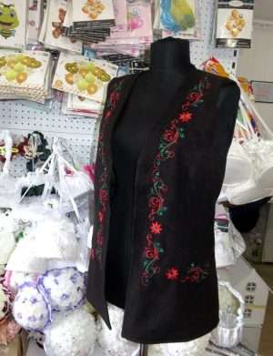 Vesta de dama brodata, croita in Romania, rosu-verde – SLLDJ407001