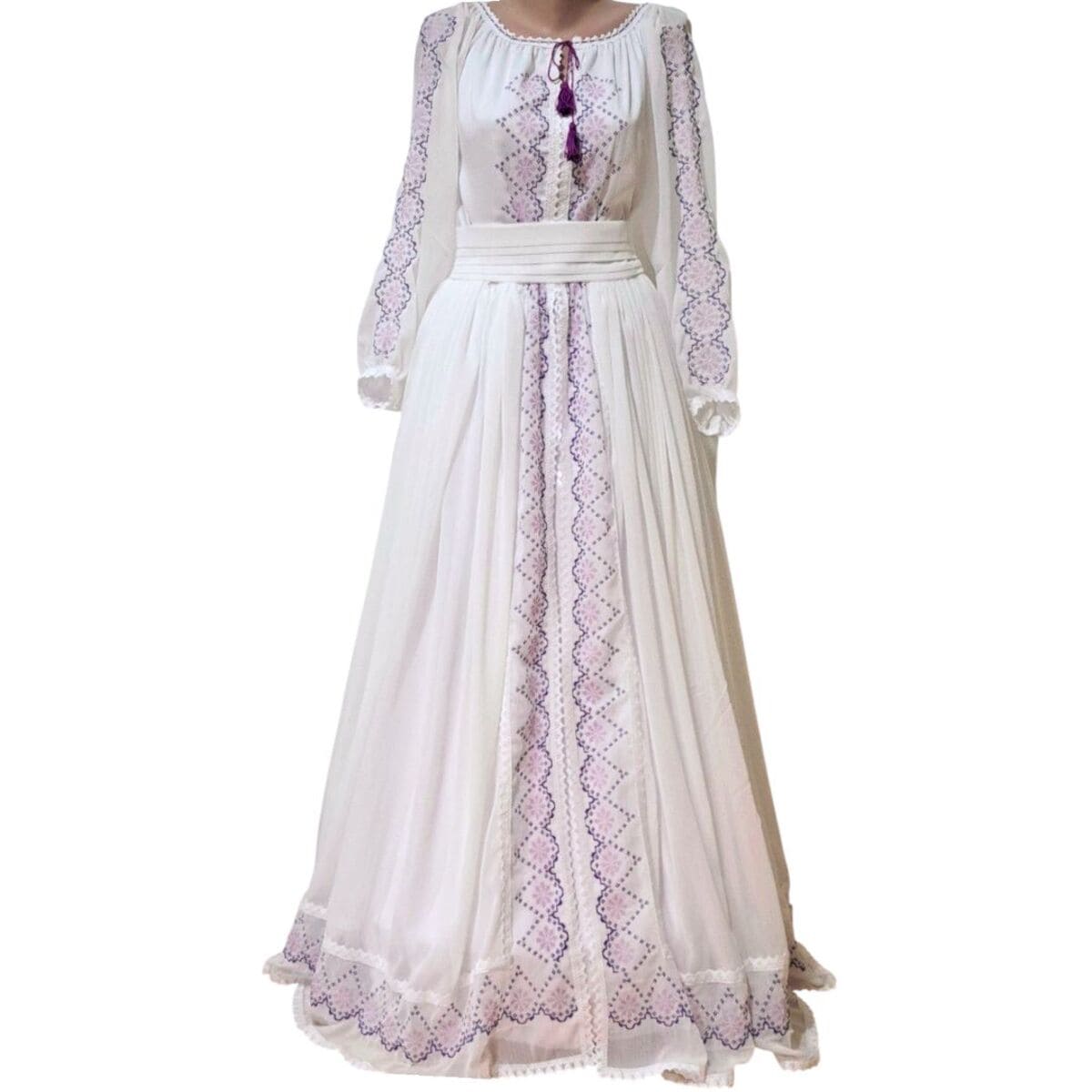 Rochie dama lunga din voal fin ca matasea de calitate superioara brodata cu motive traditionale alb lila LLDJ502001