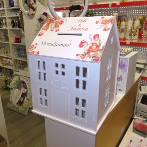 Read more about the article Cutia de dar – un element esențial pentru organizarea elegantă a nunții