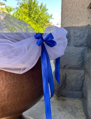 Aranjament cristelniță, tulle și fundițe satin – AMB501001