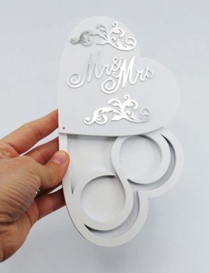 Cutiuță verighete, model inimă albă cu argintiu, Mr&Mrs – ILIF505061