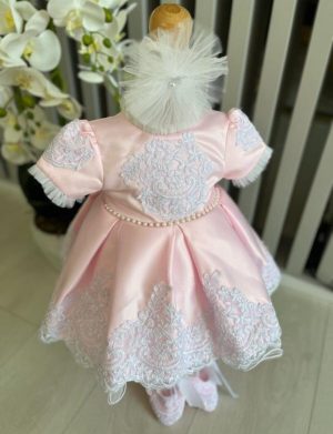 Rochiță botez fetiță, roz cu danteluță albă – ILIF505024