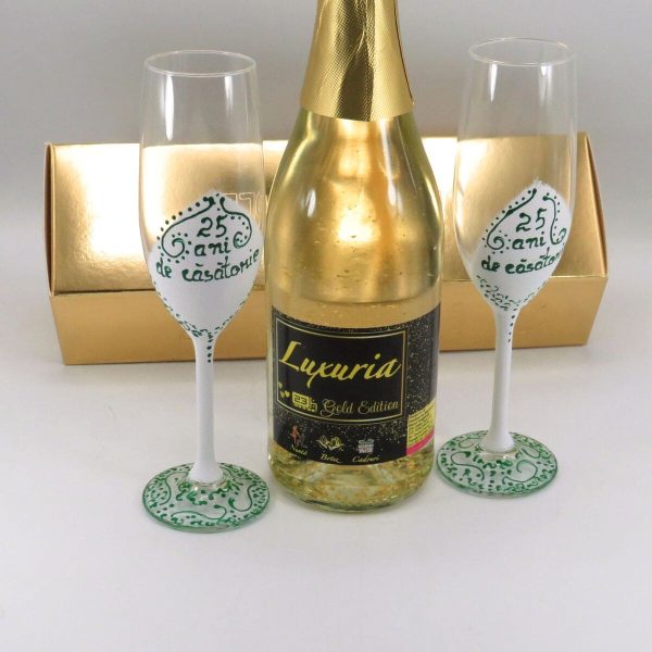 Cadou aniversare 25 de ani - Vin Spumant Luxuria cu foita de aur 23k si 2 pahare decorate manual - ALIF506070 - imagine 4