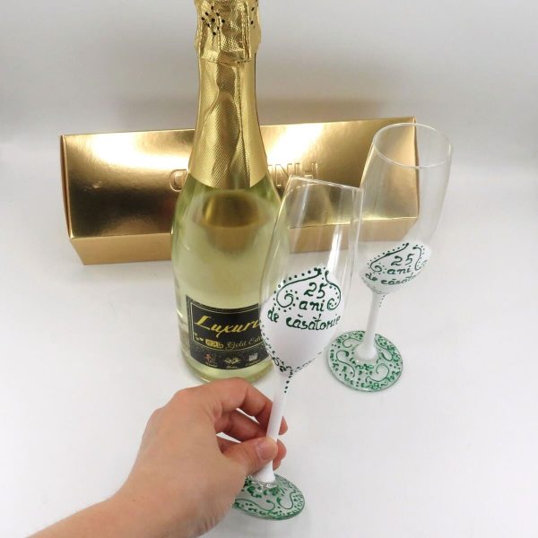 Cadou aniversare 25 de ani - Vin Spumant Luxuria cu foita de aur 23k si 2 pahare decorate manual - ALIF506070 - imagine 5