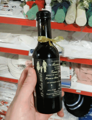 Invitație Nuntă și Botez, model deosebit 2în1 – sticluță de vin personalizată – ILIF506062
