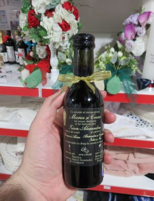 Invitație Nuntă și Botez, model deosebit 2în1 – sticluță de vin personalizată – ILIF506062