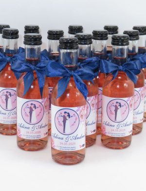 Mărturie nunta, Sticluță de Vin personalizată, fundiță albastră – ILIF506058