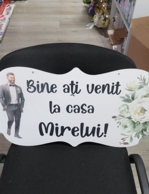 Pancartă nuntă – Bine ați venit la casa Mirelui, design floral verde, dim. 67×31 cm – ILIF506020
