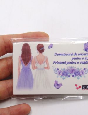 Placuță cerere Domnișoară de onoare, cu magnet, tematică mov, 80x45mm – ILIF506061