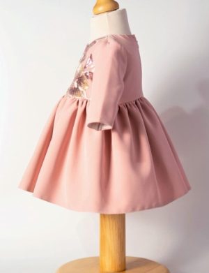 Rochiță botez fetiță, culoare roz cu broderie florală – ILIF5060011