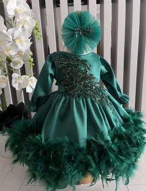 Rochiță botez fetiță – model cu pene, verde, mânecă lungă – ILIF506077