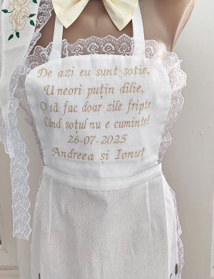 Set dezgătit mire și mireasa 4 piese, model floral cu broderie crem Personalizat, palarie cu mesaj – ODIS506001