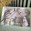 Trusou botez din muselină, mov deschis cu 8 piese - ILIF506054
