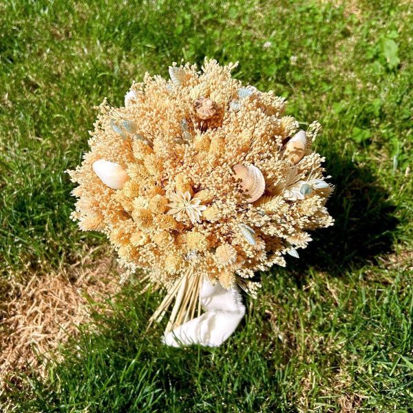 Buchet mireasă/nașă în cromatică alb-crem, cu scoici, tematică marină - AMB507005 - imagine 3