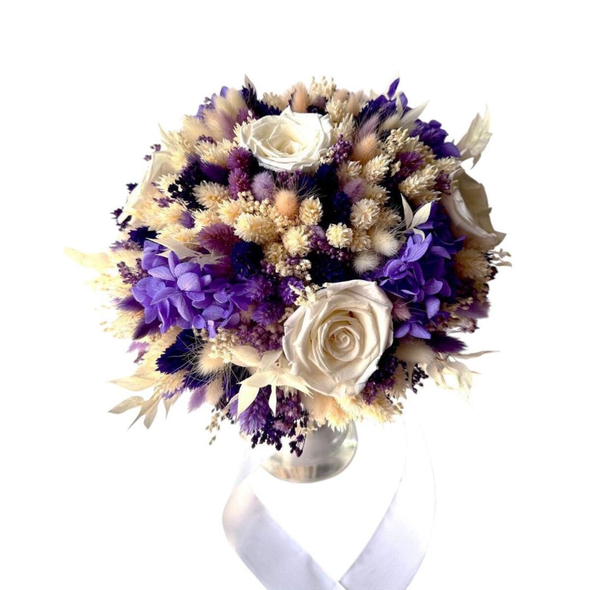 Buchet mireasanasa in cromatica alb lila trandafiri albicrem AMB507008 1