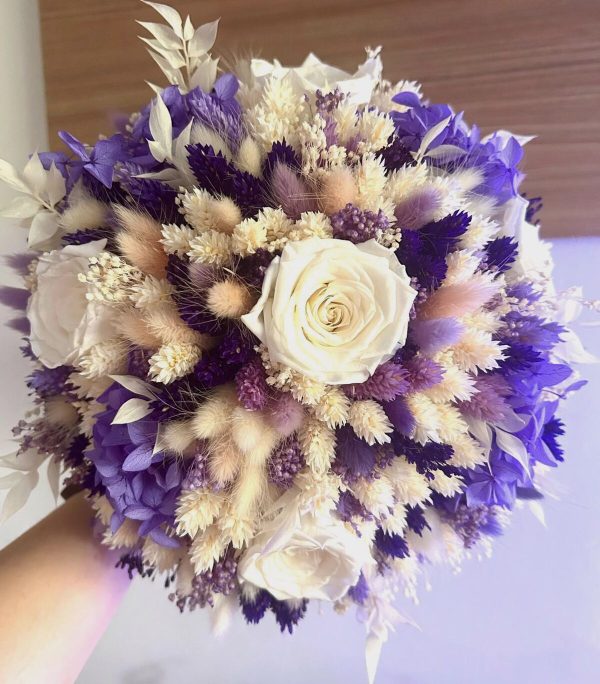 Buchet mireasă/nașă în cromatică alb-lila, trandafiri albi/crem - AMB507008 - imagine 2
