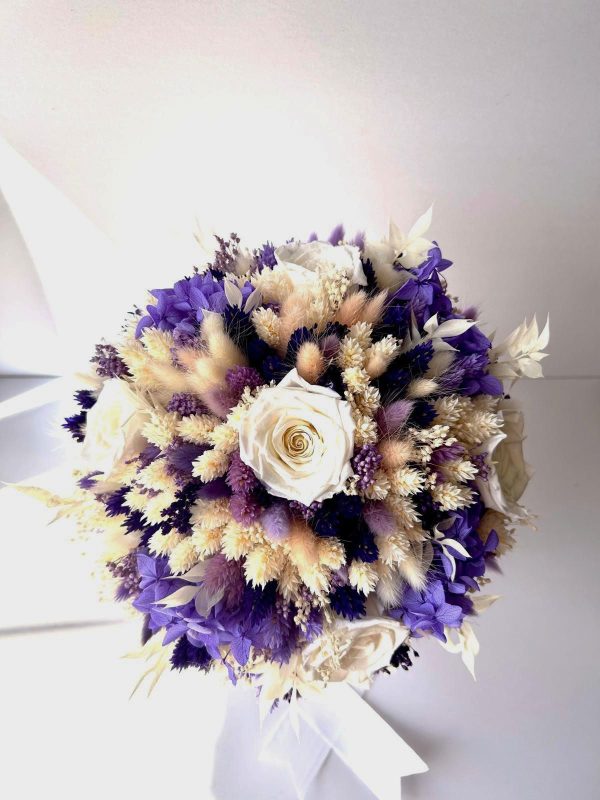 Buchet mireasă/nașă în cromatică alb-lila, trandafiri albi/crem - AMB507008 - imagine 7