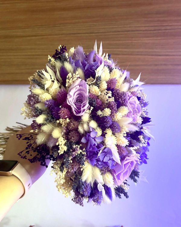 Buchet mireasă/nașă în cromatică alb-lila, trandafiri lila/mov - AMB507009 - imagine 4
