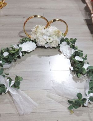 Decor mașină pentru nuntă, verighete decorate cu flori de mătase, silicon și tulle, alb-verde – ILIF507032