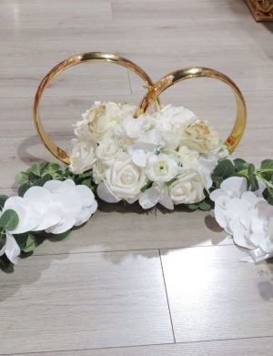 Decor mașină pentru nuntă, verighete decorate cu flori de mătase, silicon și tulle, alb-verde – ILIF507032