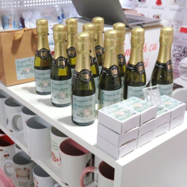 Mărturie botez băiețel, sticluță vin spumant, Iepuraș, model personalizat - ILIF507040 - imagine 4