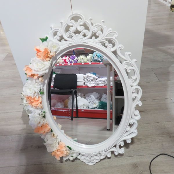 Oglinda miresei, formă ovală în stil victorian, lucrată cu flori de mătase, piersiciu - ILIF507025 - imagine 4