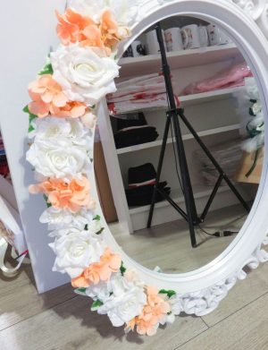 Oglinda miresei, formă ovală în stil victorian, lucrată cu flori de mătase, piersiciu – ILIF507025