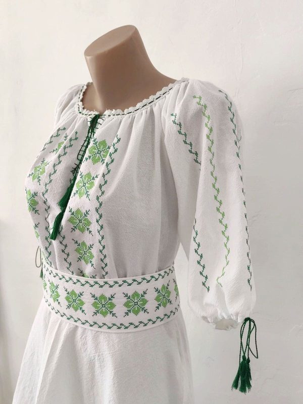 Rochie damă și ie bărbătească brodate tradițional cu verde, set damă - bărbat - LLDJ507004 - imagine 8