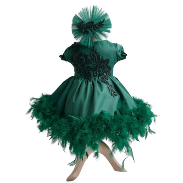 Rochiță botez fetiță cu bentiță - culoare verde smarald cu pene - ILIF508005