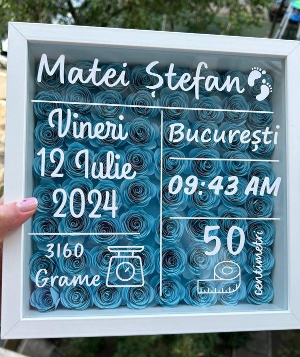 Shadow Box pentru nou-născut – personalizat cu flori din hârtie și detalii de la naștere - AMB507004 - imagine 2