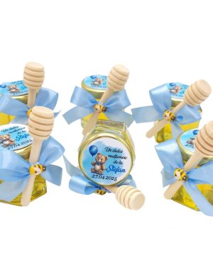 Mărturii dulci cu miere, model Aventură, botez baietel, bleo, ursulet cu balon bleo, borcan 50 gr – DSBC507006