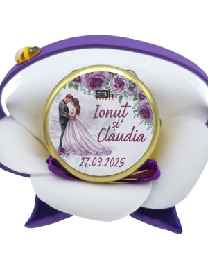 Marturii dulci cu miere, model handmade Zumzet dulce – mov lila, cuplu miri, borcan 50 gr – DSBC507011