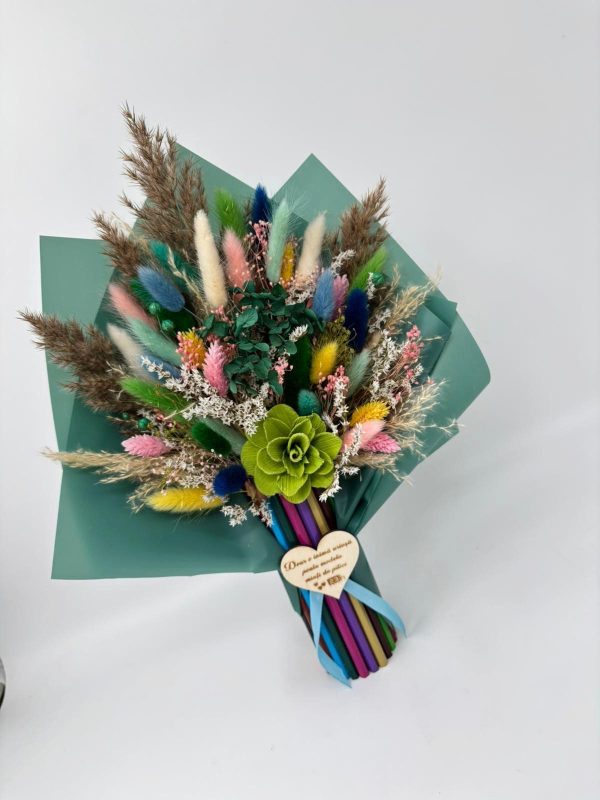 Buchet flori cadre didactice, aranjament cu flori uscate și creioane, verde – DSPH508001 - imagine 5