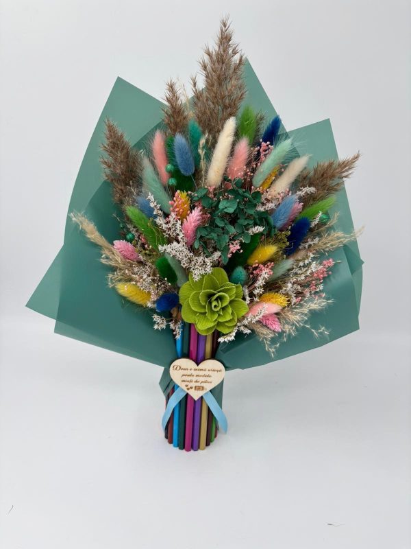 Buchet flori cadre didactice, aranjament cu flori uscate și creioane, verde – DSPH508001 - imagine 2