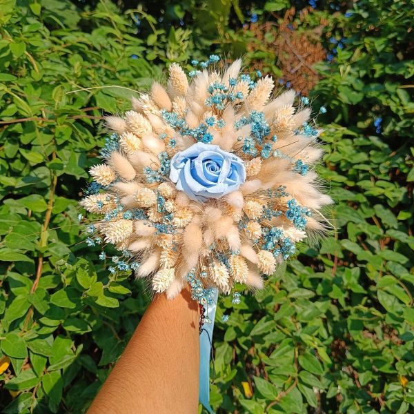 Buchet mireasă/nașă din flori uscate și un trandafir criogenat, albastru-crem, diam. 20cm - FEIS509002 - imagine 7