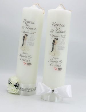 Lumânare Nuntă Argint – aniversare 25 ani, personalizată, cu flori de spumă/papion – ILIF508029